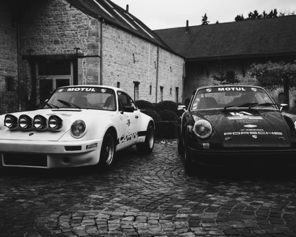 Photo Noir et Blanc Duo Porsche