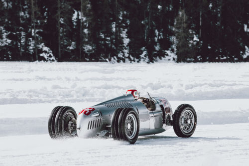 Photographie Auto Union AUDI à la montagne