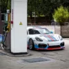 Photographie Porsche Cayman GT4 livree Martini Racing, tirage art automobile edition limitee