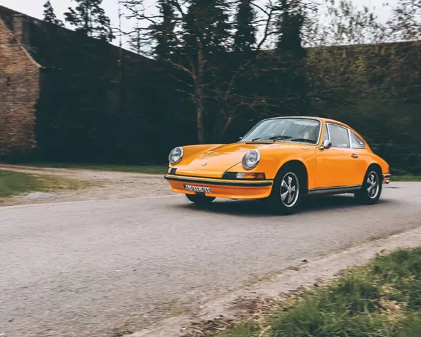 Photographie Porsche 911 orange vif, tirage art automobile edition limitee