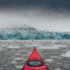 PHOTOGRAPHIE “KAYAK & GLACIER”, SVALBARD PHOTOGRAPHIE “KAYAK & GLACIER”, SVALBARD