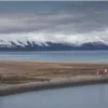 PHOTOGRAPHIE “TRAPPER’S CABIN”, SVALBARD photographie cabane Trapper Svalbard arctique tirage art edition limitee