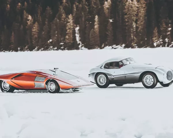 Photographie Lancia Stratos et Ferrari Uovo Photographie Lancia Stratos et Ferrari Uovo
