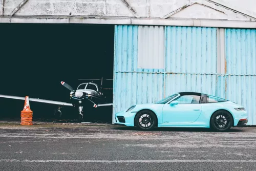 Photographie i am blue porsche targa Photographie Porsche Targa bleue eclatante, tirage art automobile edition limitee