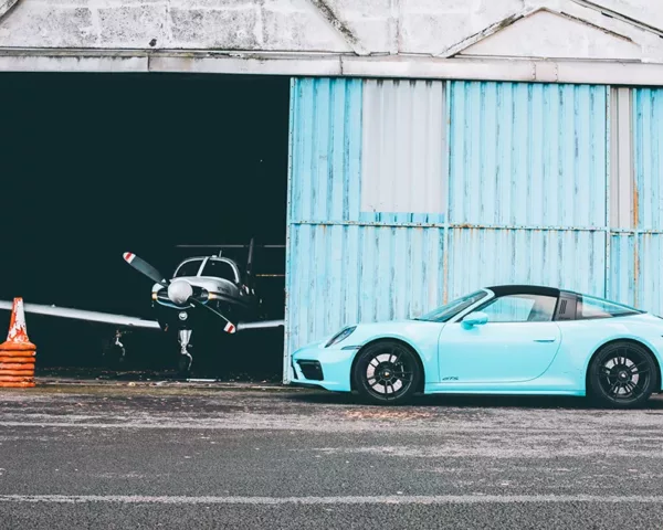 Photographie i am blue porsche targa Photographie Porsche Targa bleue eclatante, tirage art automobile edition limitee