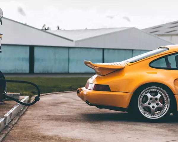 Yellow Porsche at the Station Photo Porsche 930 Turbo S
