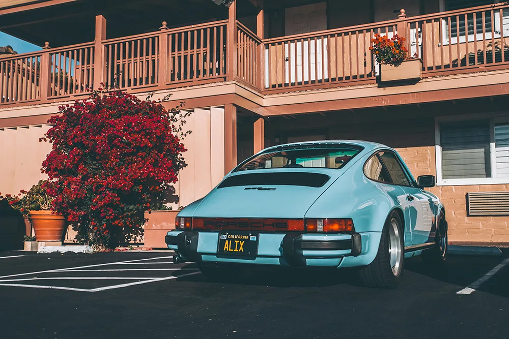 Photographie art Porsche 911 SC devant motel americain, tirage art edition limitee