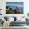 Mock up wall in steel blue modern interior background, living ro Photographie artistique du Lone Cypress à Pebble Beach, cyprès solitaire perché sur une falaise surplombant l'océan Pacifique le long de la 17-Mile Drive en Californie