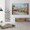 Photo The Saguaro Palm Springs Photographie artistique de l'hôtel The Saguaro à Palm Springs avec sa façade multicolore, sa piscine turquoise, ses parasols jaunes et ses palmiers sous le ciel bleu californien