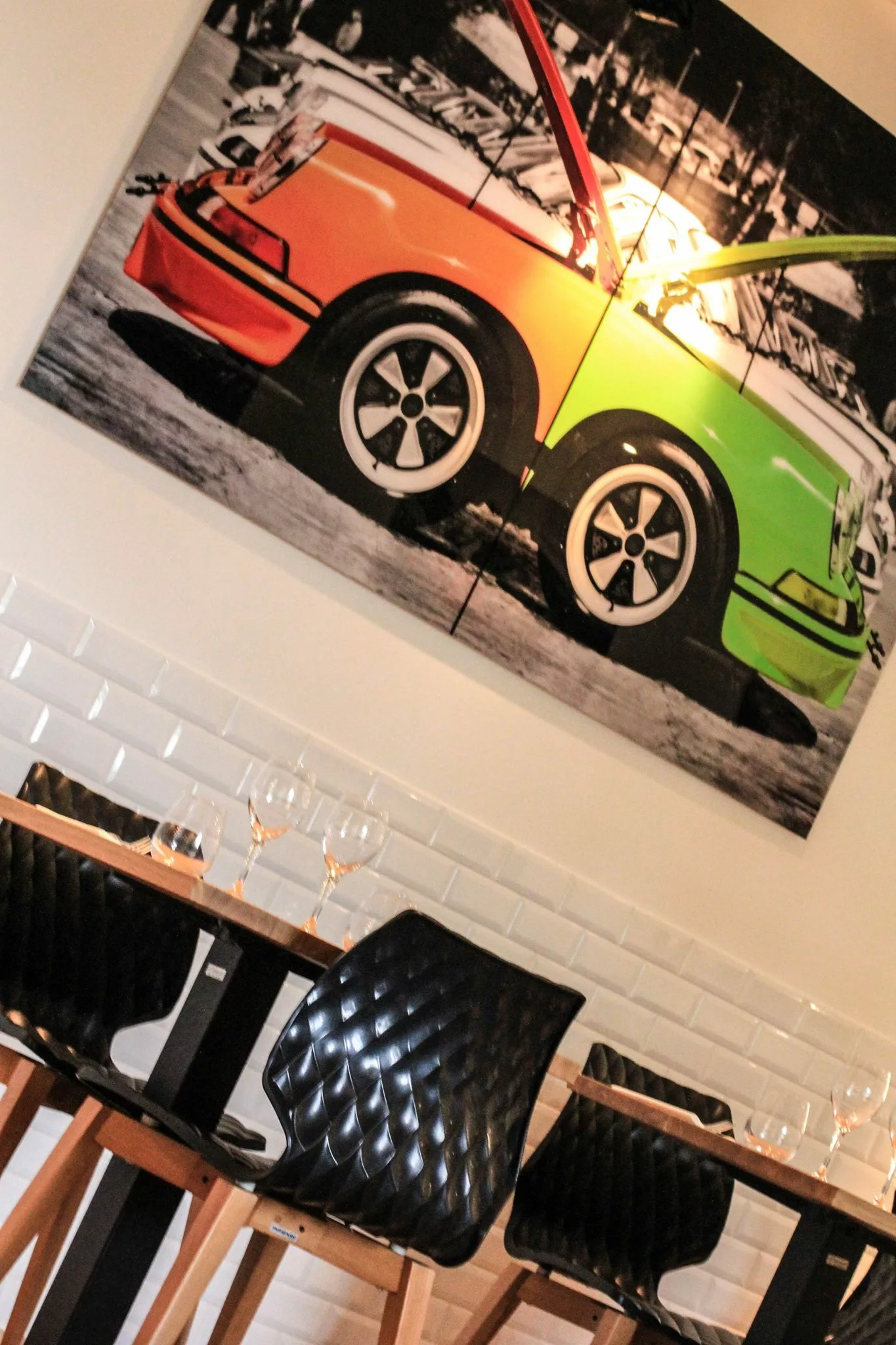 Œuvre Cars and Roses installée chez un client – impression fine art