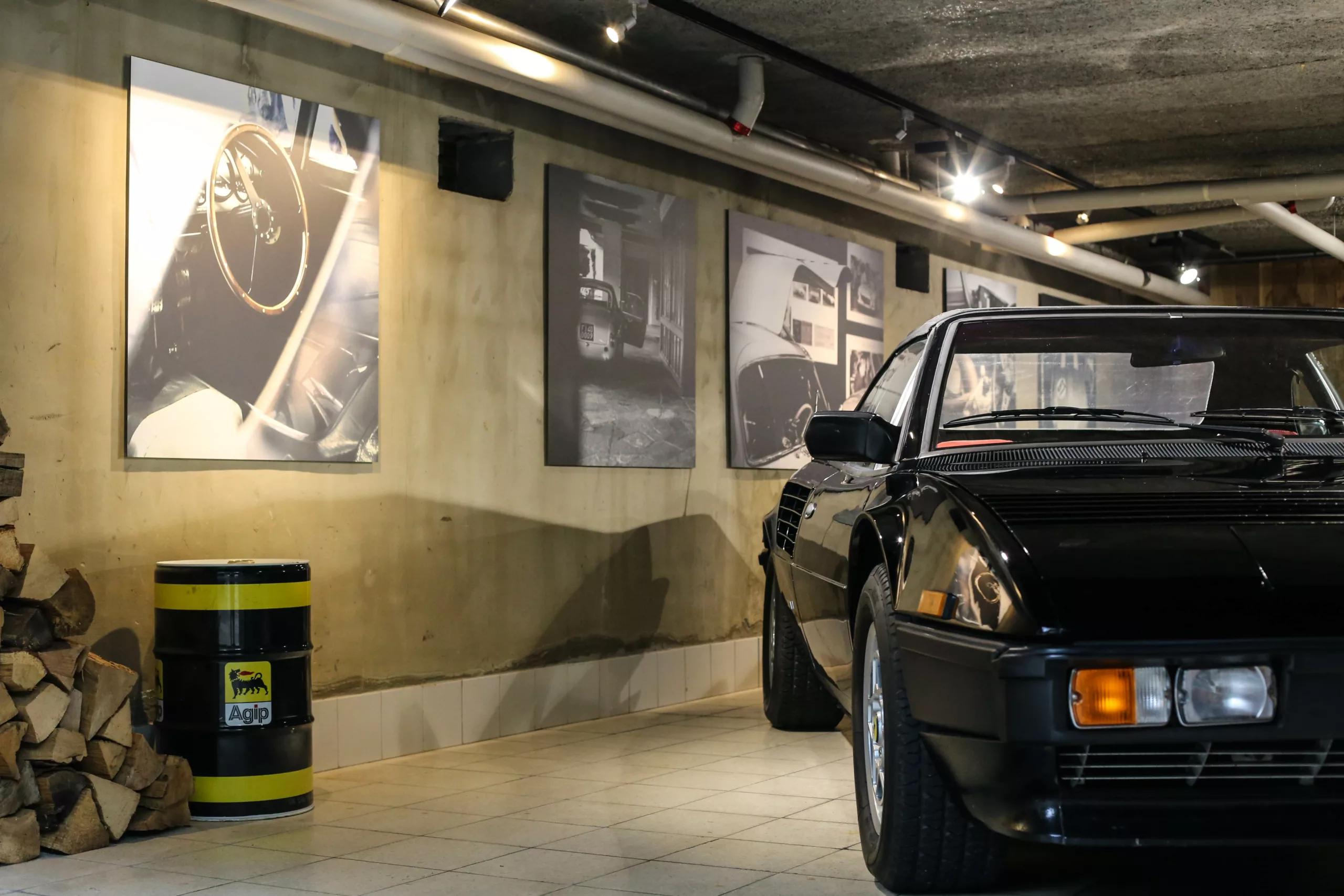 Œuvre Cars and Roses installée chez un client – impression fine art