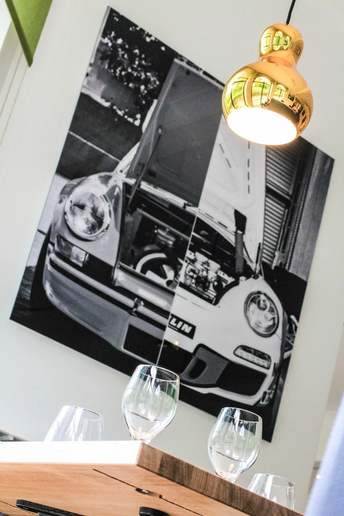 Œuvre Cars and Roses installée chez un client – impression fine art