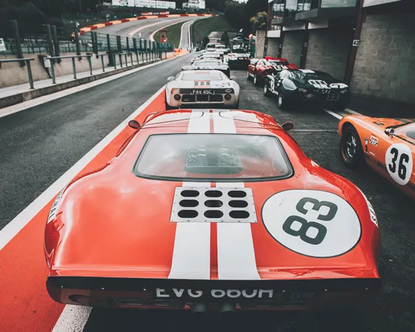 Ford GT40 sur la grille de départ à Spa-Francorchamps, photographie d'art