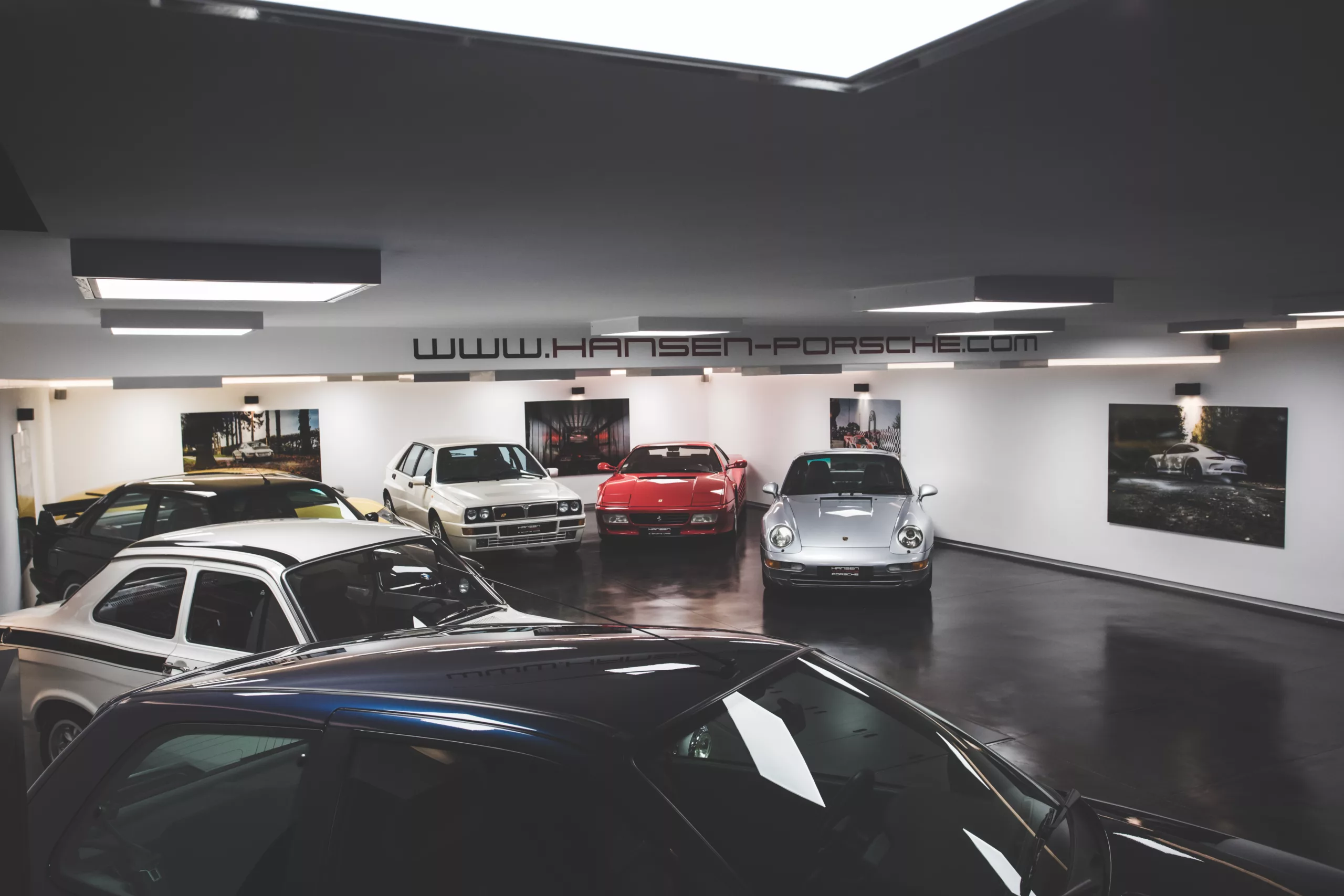 Œuvre Cars and Roses installée chez un client – impression fine art