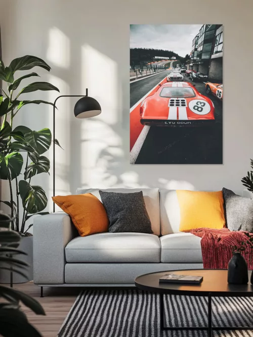 Tableau Ford GT40 Grille de Départ à Spa encadré dans un salon