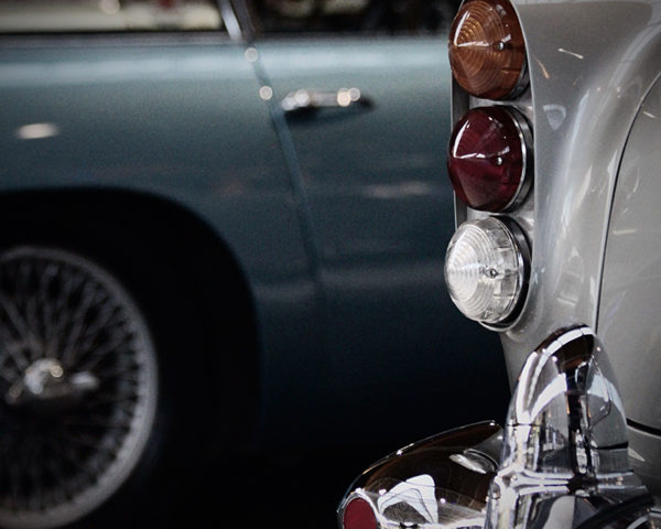 ASTON MARTIN DB5 REAR HEADLIGHTS