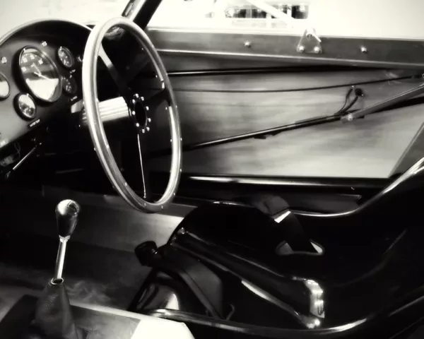 photo noir et blanc volant aston martin db3 tirage art automobile edition limitee