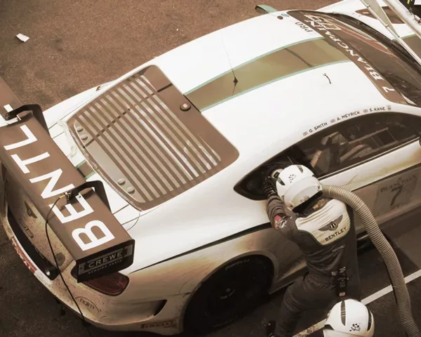 Bentley GT3 Refueling #13 Sepia Edition Prints ravitaillement Bentley GT3 sepia tirage art automobile edition limitee