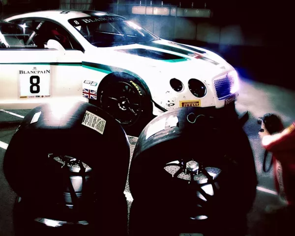 Bentley GT3 and the Wheels #07 Prints photo bentley gt3 devant pneus voiture course art tirage edition limitee