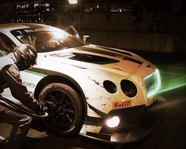 Bentley GT3 by night #08 Sepia Edition Prints Bentley GT3 nuit sepia tirage art automobile edition limitee