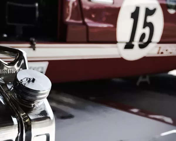 Ford GT40 and Fuel Can Square Version #28S Prints tableau ford gt40 voiture américaine art tirage edition limitee
