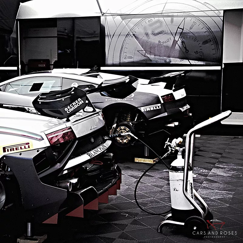 photo changement pneus lamborghini voiture course art tirage edition limitee