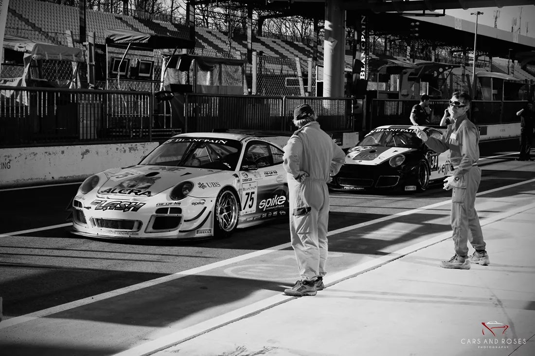 photo noir et blanc duo porsche gt3-r tirage art automobile edition limitee